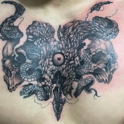 Tatuaje estilo Blackwork por Chez Bippy Tattoo